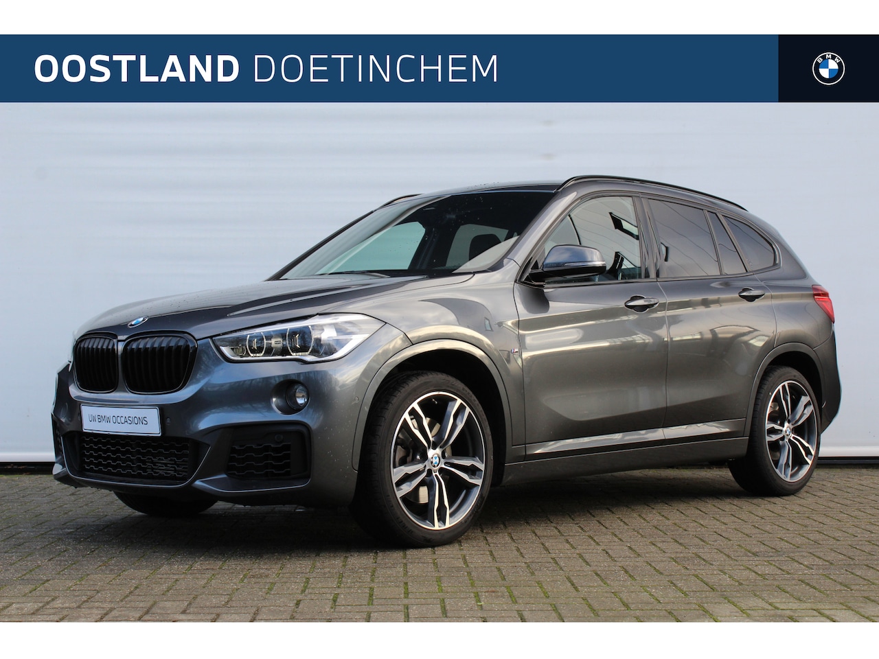 BMW X1 - sDrive20i Executive M Sport Automaat / Trekhaak / Sportstoelen / LED / M Sport steering / - AutoWereld.nl