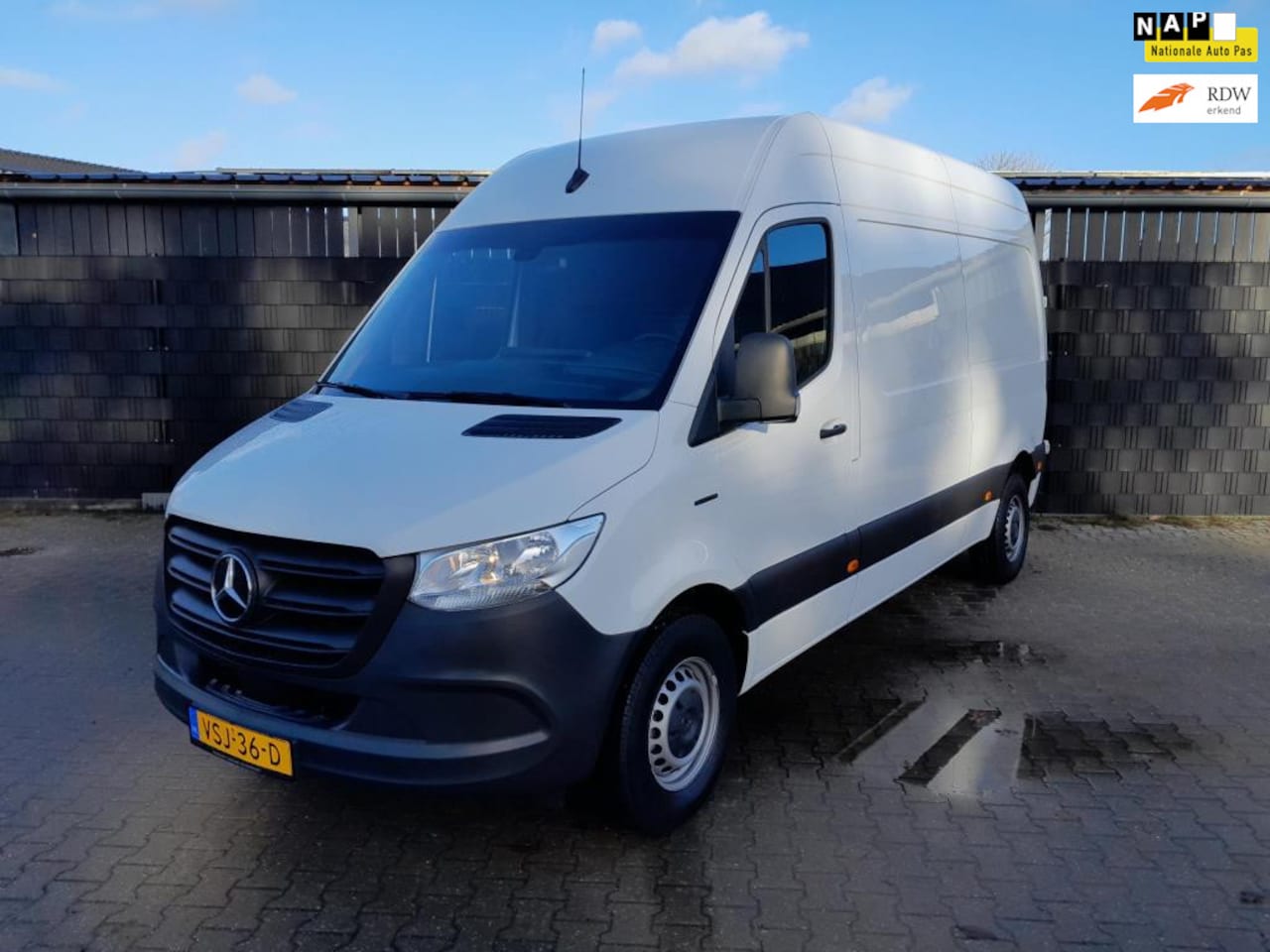 Mercedes-Benz eSprinter - ESprinter L2H2 55 kWh - AutoWereld.nl