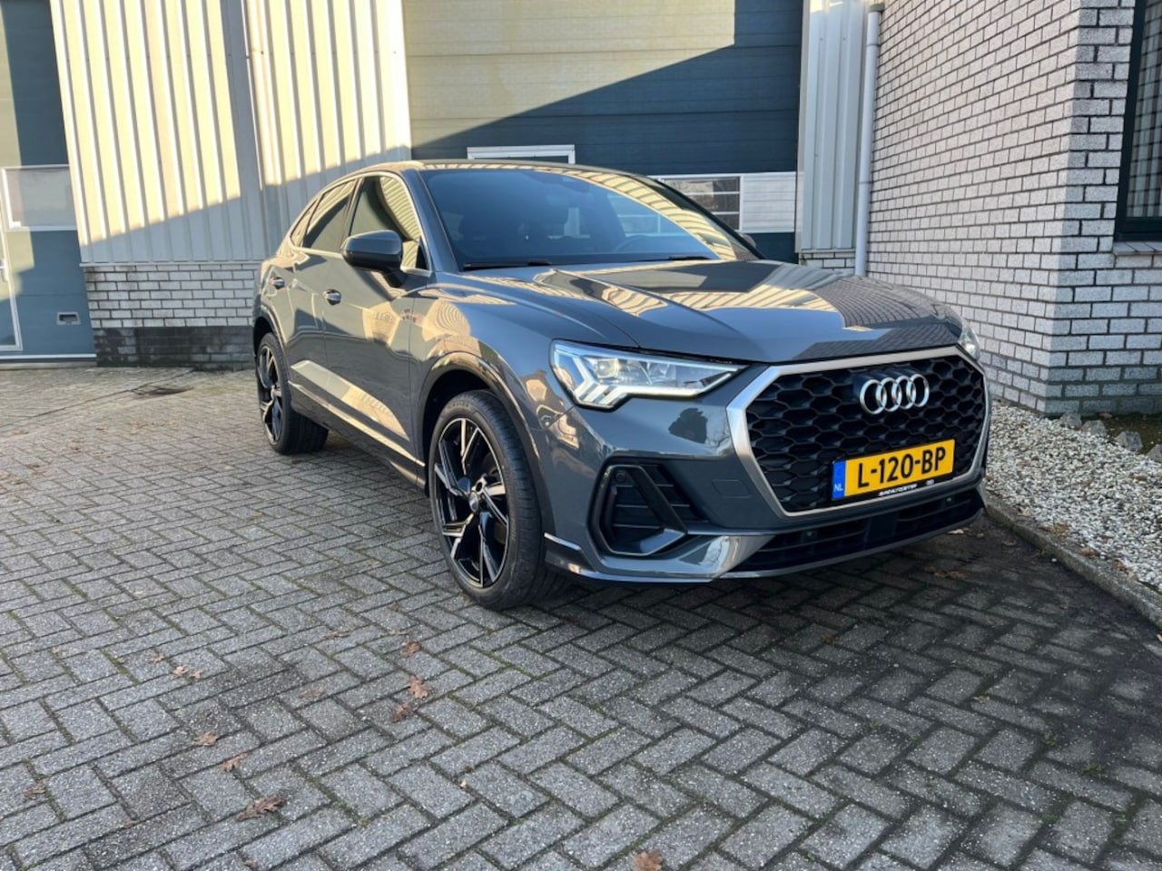 Audi Q3 Sportback - 35 TFSI 150pk-S Line-Navi-Carplay - AutoWereld.nl