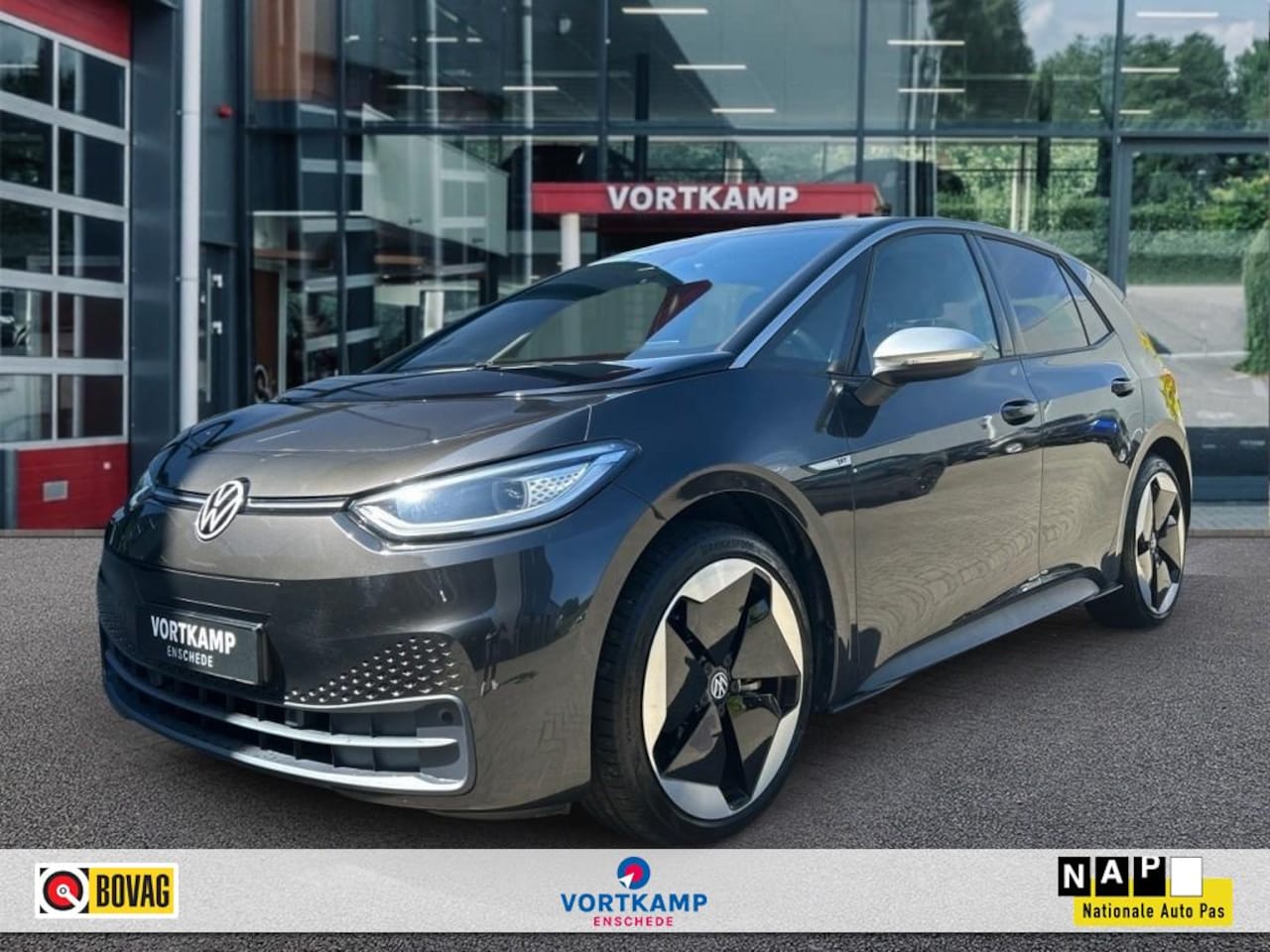 Volkswagen ID.3 - 1 ST MAX 58 KWH PANO-DAK/IQ-LIGHTS/CAMERA/ACC/HUD - AutoWereld.nl