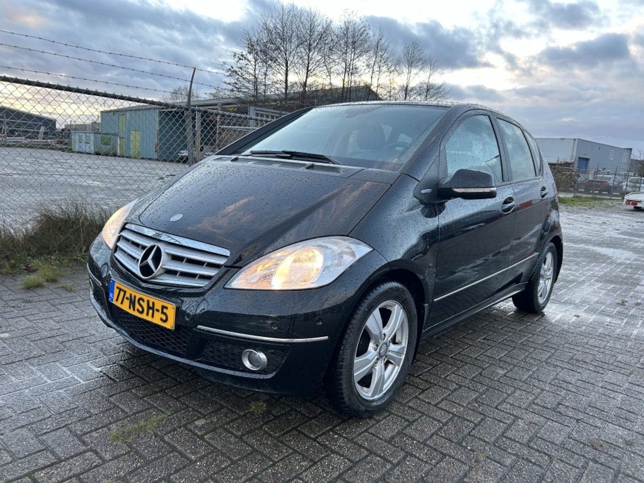 Mercedes-Benz A-klasse - 180 Bl.EBnsCl Avan. / Leder / Trekhaak / Cruise Control - AutoWereld.nl