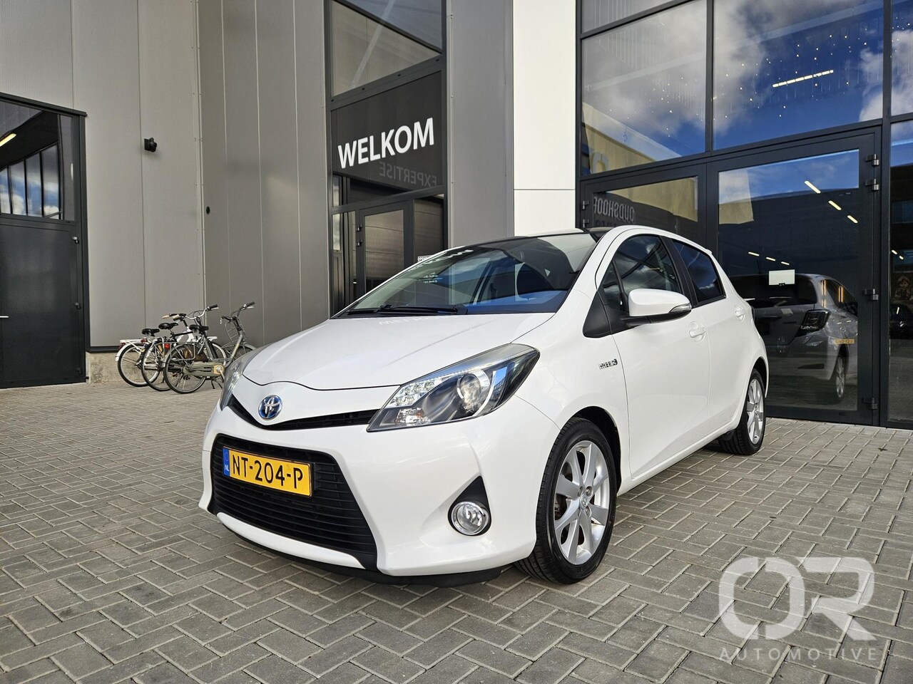 Toyota Yaris - 1.5 Full Hybrid Dynamic Panoramadak Cruise Navi - AutoWereld.nl