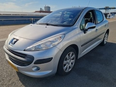 Peugeot 207 - 1.4-16V XT