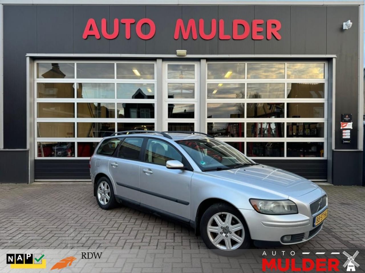 Volvo V50 - 1.8 EDITION I / AIRCO / CRUISECONTROL / TREKHAAK / RIJKLAAR! - AutoWereld.nl