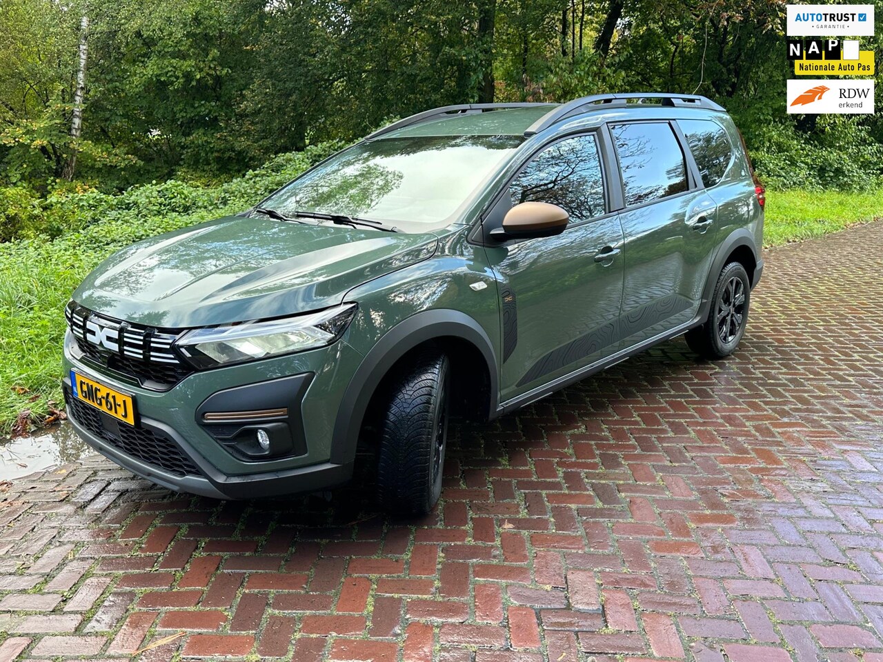 Dacia Jogger - 1.0 TCe 110 Extreme 7p. 1 Eig. b.j. 1-2024 29000 km ,Navi ,Camera ,PDC ,16 "lm - AutoWereld.nl