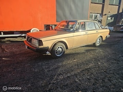 Volvo 244 - 2.4 D GL Automaat schuurvondst uniek lage km