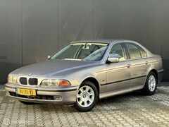 BMW 5-serie - 520i | CLIMA | CRUISE | TREKHAAK |