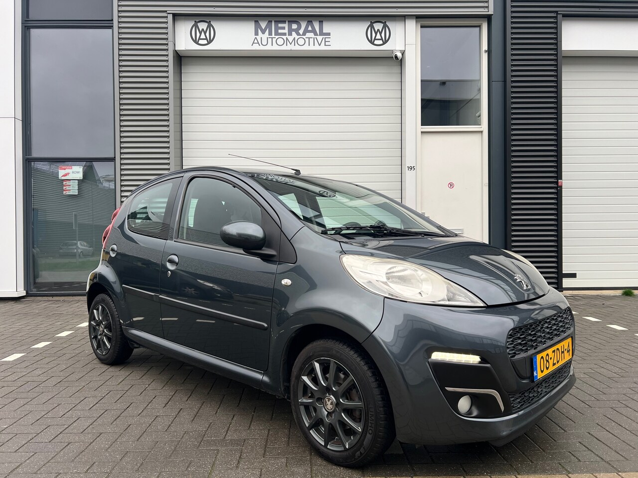 Peugeot 107 - 1.0 Active 5Drs Airco NAP LM - AutoWereld.nl