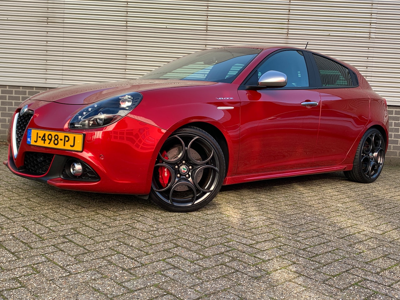 Alfa Romeo Giulietta - 1.750 Turbo Veloce rosso comp. 19inch xenon PDC nav licht/regensensor - AutoWereld.nl