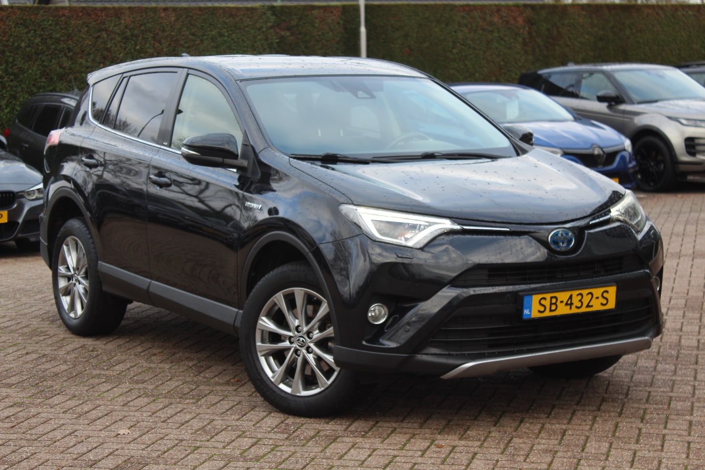 Toyota RAV4 - 2.5 Hybrid Dynamic Sport / Camera / Leder / 18'' / Keyless / Navigatie / DAB / ACC - AutoWereld.nl