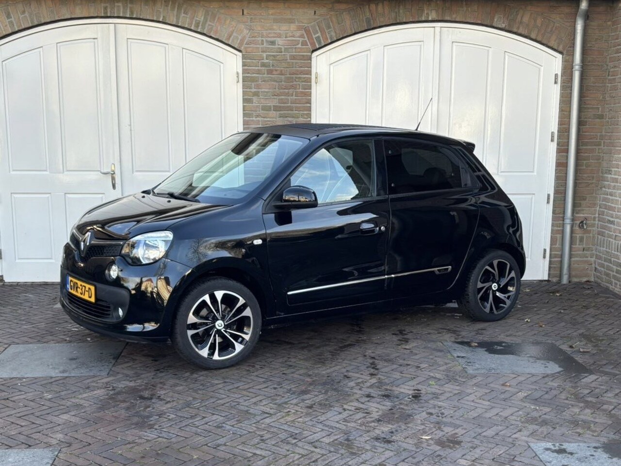 Renault Twingo - 0.9 TCe Intens Met Navigatie en Camera - AutoWereld.nl