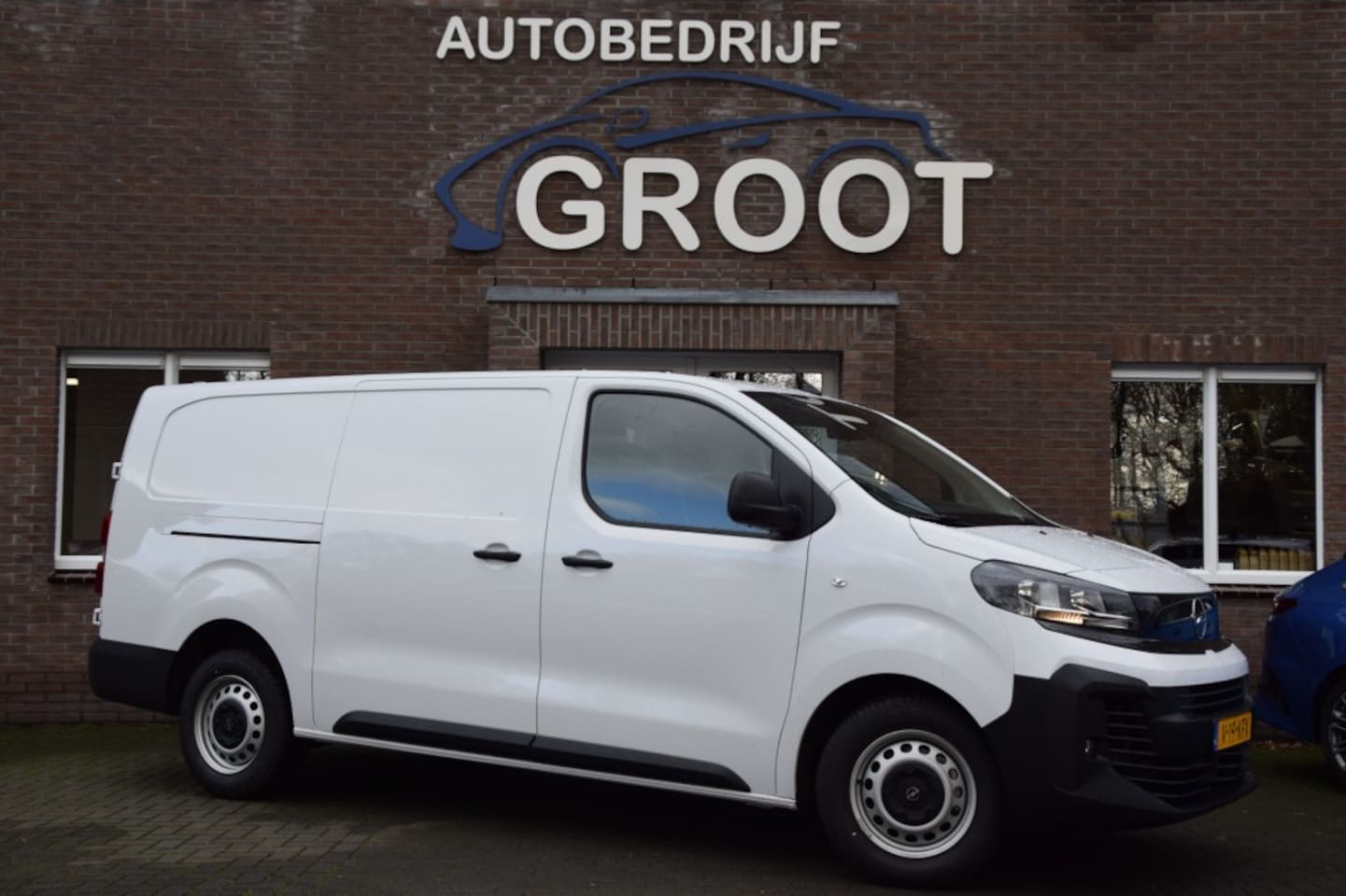 Opel Vivaro - 2.0 DIESEL 145 SenS NIEUW!! - AutoWereld.nl