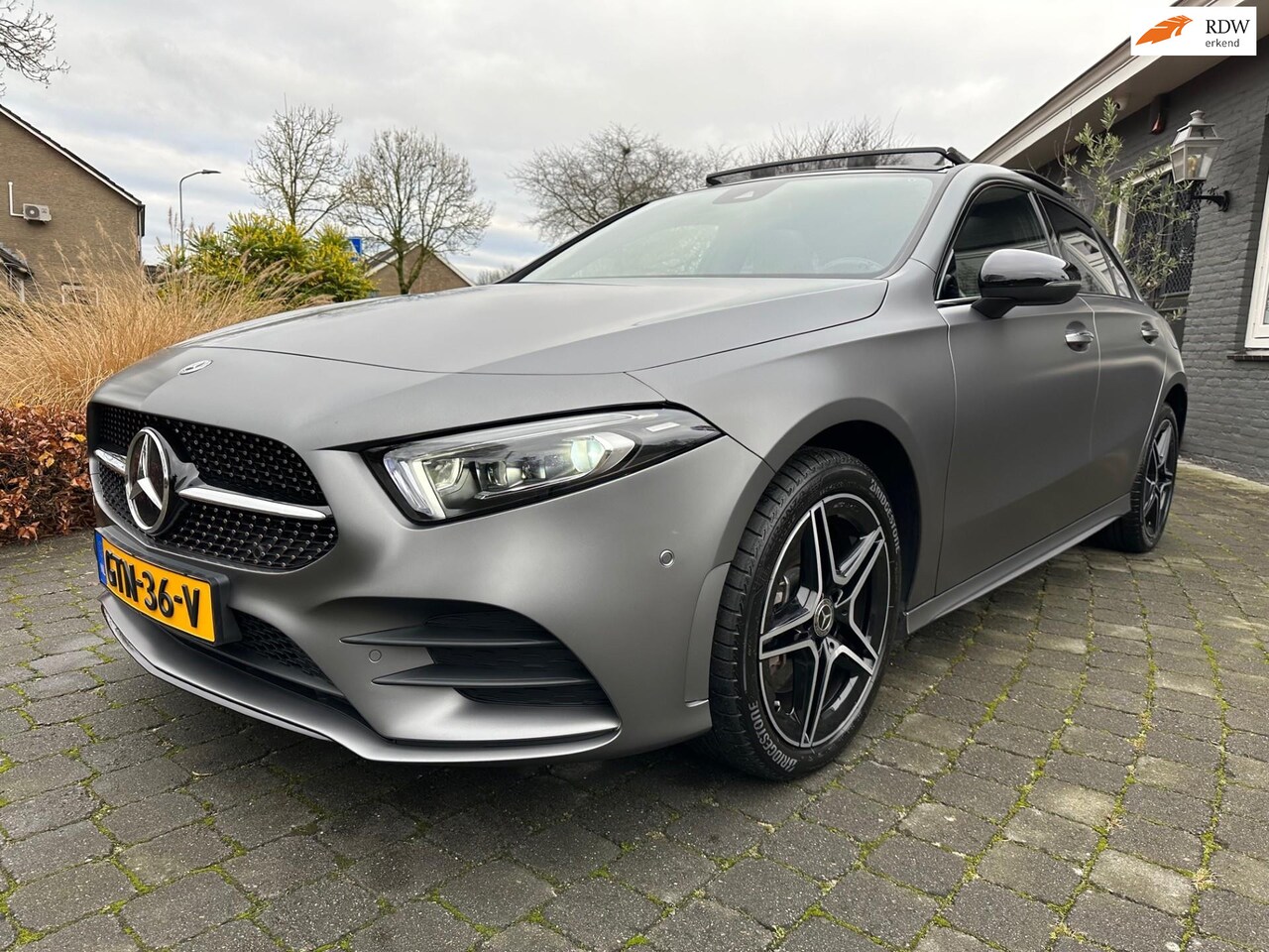 Mercedes-Benz A-klasse - 250 e AMG Line 250 e AMG Line, BTW, Pano, Magno Grey - AutoWereld.nl