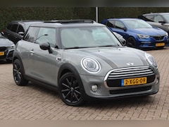 MINI Cooper - 1.5 Chili Business / Panoramadak / Camera / Head-up / Leder / 17'' / Navigatie / Stoelverw