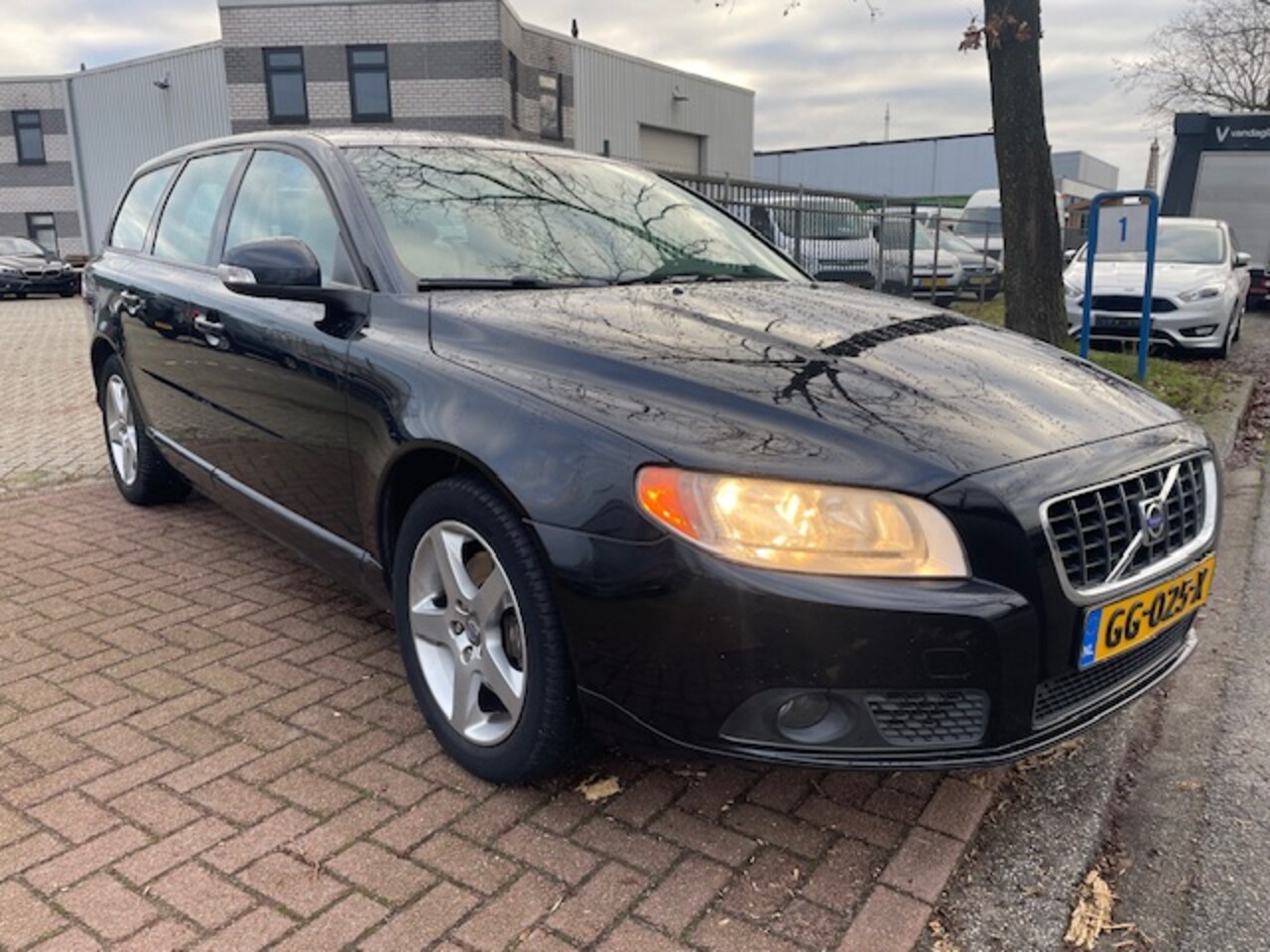 Volvo V70 - 2.4 D5 Summum Automaat Airco/ECC,Navigatie - AutoWereld.nl