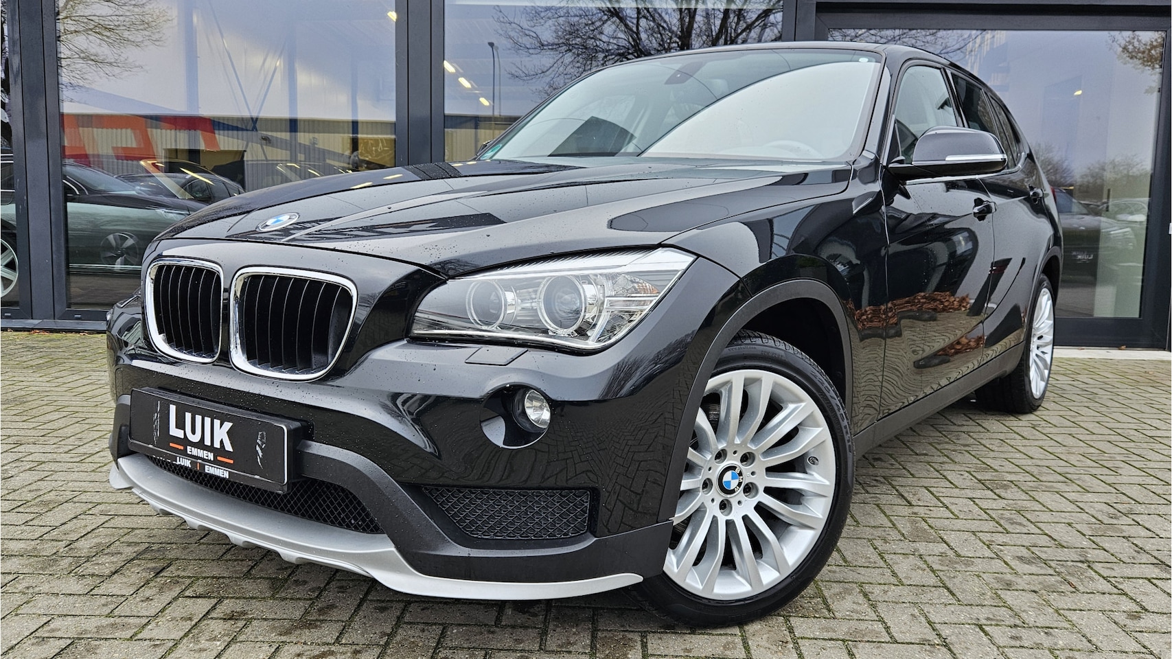 BMW X1 - xDrive20i High Executive + LED + LEER + X-LINE + SPORTSTOELEN - AutoWereld.nl