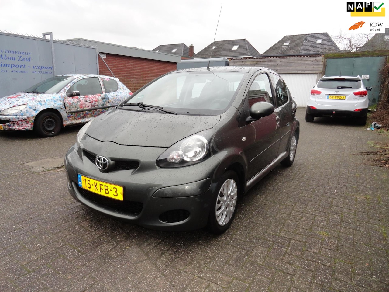 Toyota Aygo - 1.0-12V Aspiration Green 1.0-12V Aspiration Green (KM 196191 NAP AIRCO) - AutoWereld.nl