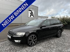 Skoda Octavia Combi - 1.4 TSI DSG Elegance 140pk Cruis|Clima|Media|PDC Zwart