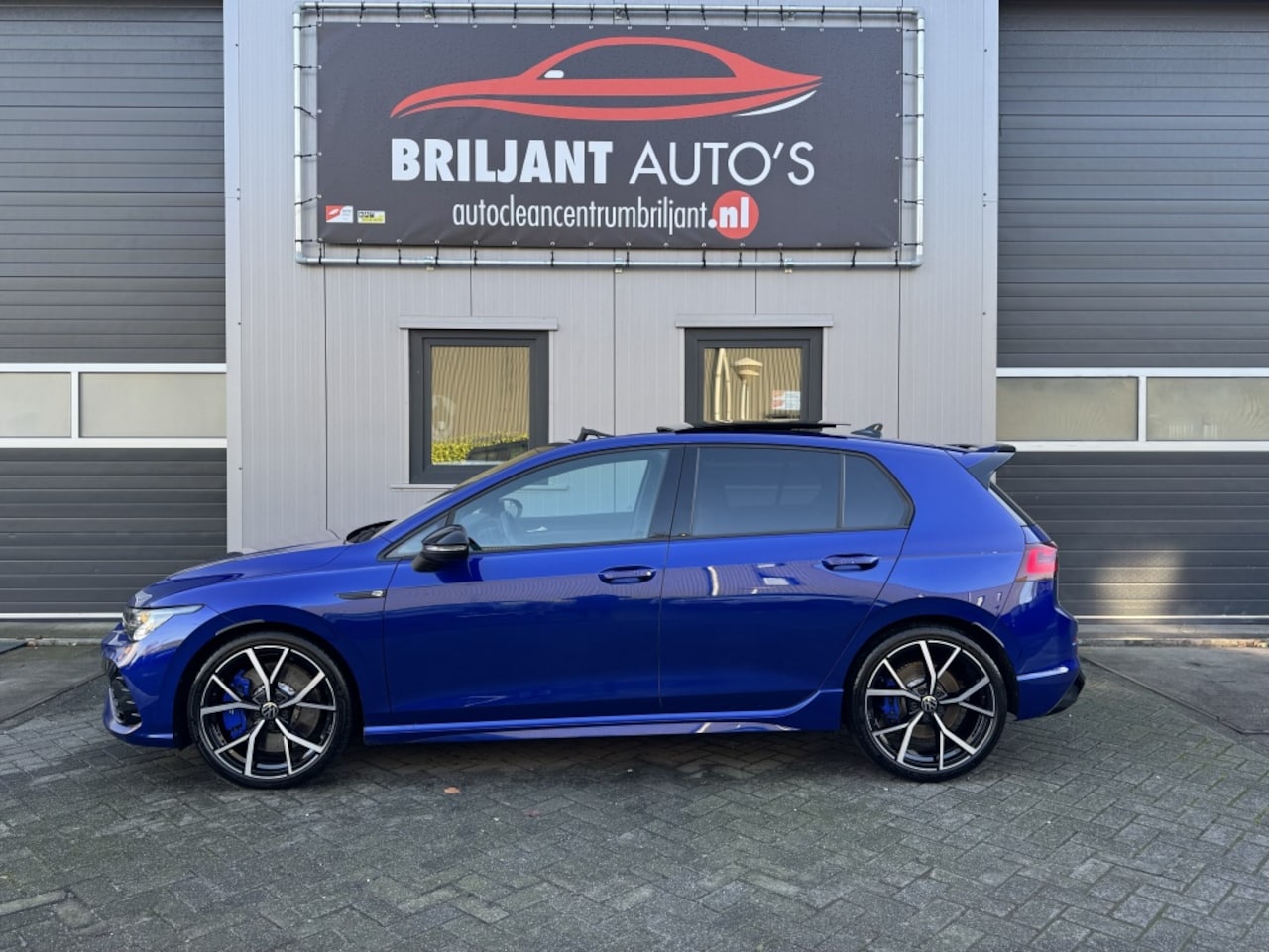 Volkswagen Golf - 2.0 TSI R 4Motion/Panodak/Akrapovic systeem - AutoWereld.nl