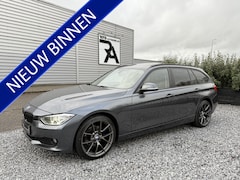 BMW 3-serie Touring - 316i High Exe Panodak|Navi|Xenon|PDC|Stoelverw Grijs