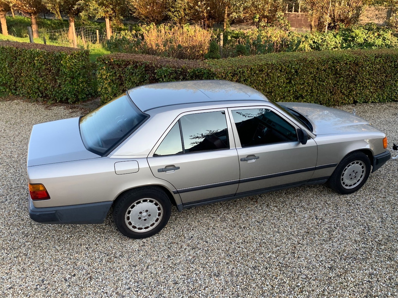 Mercedes-Benz 200-500 (W124) - 260 E 1986 Benzine fraai en goed - AutoWereld.nl