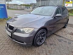 BMW 3-serie - 320d High Executive