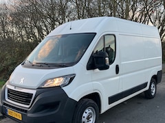 Peugeot Boxer - 330 2.0 BlueHDI L2H2 Premium Pack Gereviseerde motor 31.000KM