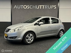 Opel Corsa - 1.4-16V Cosmo 5 DEURS / VOL AUTOMAAT / AIRCO