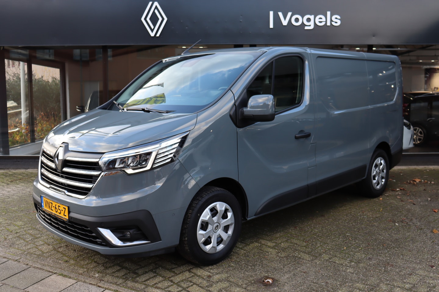 Renault Trafic - 2.0 dCi 130pk L1H1 Work Edition - AutoWereld.nl