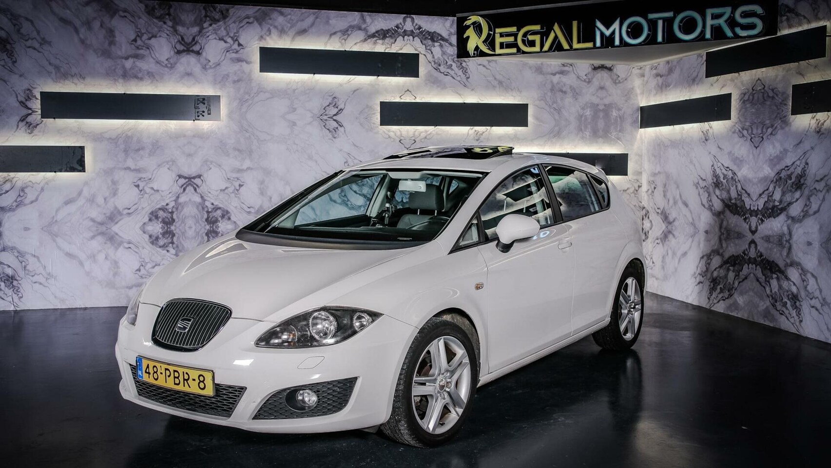 Seat Leon - 1.2 TSI Style | Schuifdak|Stoelverw.|PDC - AutoWereld.nl