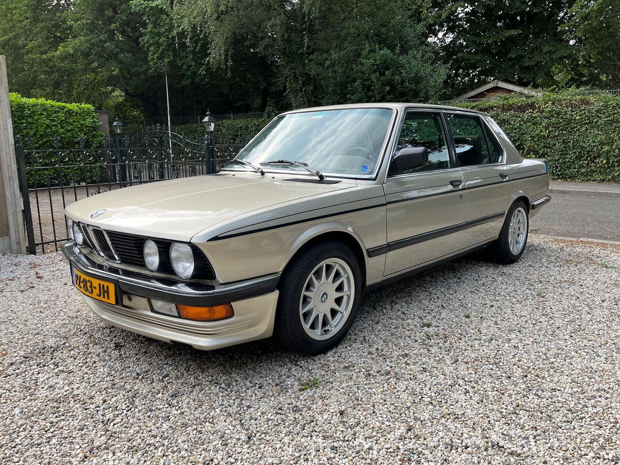 BMW 5-serie - 528i BMW E28, "Shark Nose" 1986 Beige 1ste eig. NAP. Zeer mooi!! - AutoWereld.nl