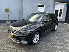 Volkswagen Tiguan - 2.0 TSI 4Motion | PANO | VIRTUAL COCKPIT | KEYLESS |