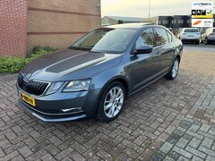 Skoda Octavia - 1.0 TSI Greentech Style Business Pano, Full Led, Canton, Leder