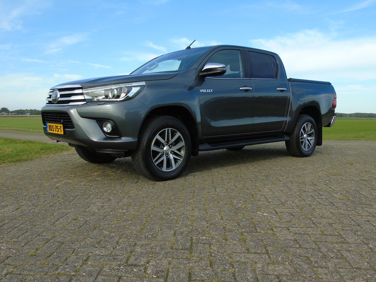 Toyota HiLux - 2.4 D-4D-F Double Cab Executive - AutoWereld.nl