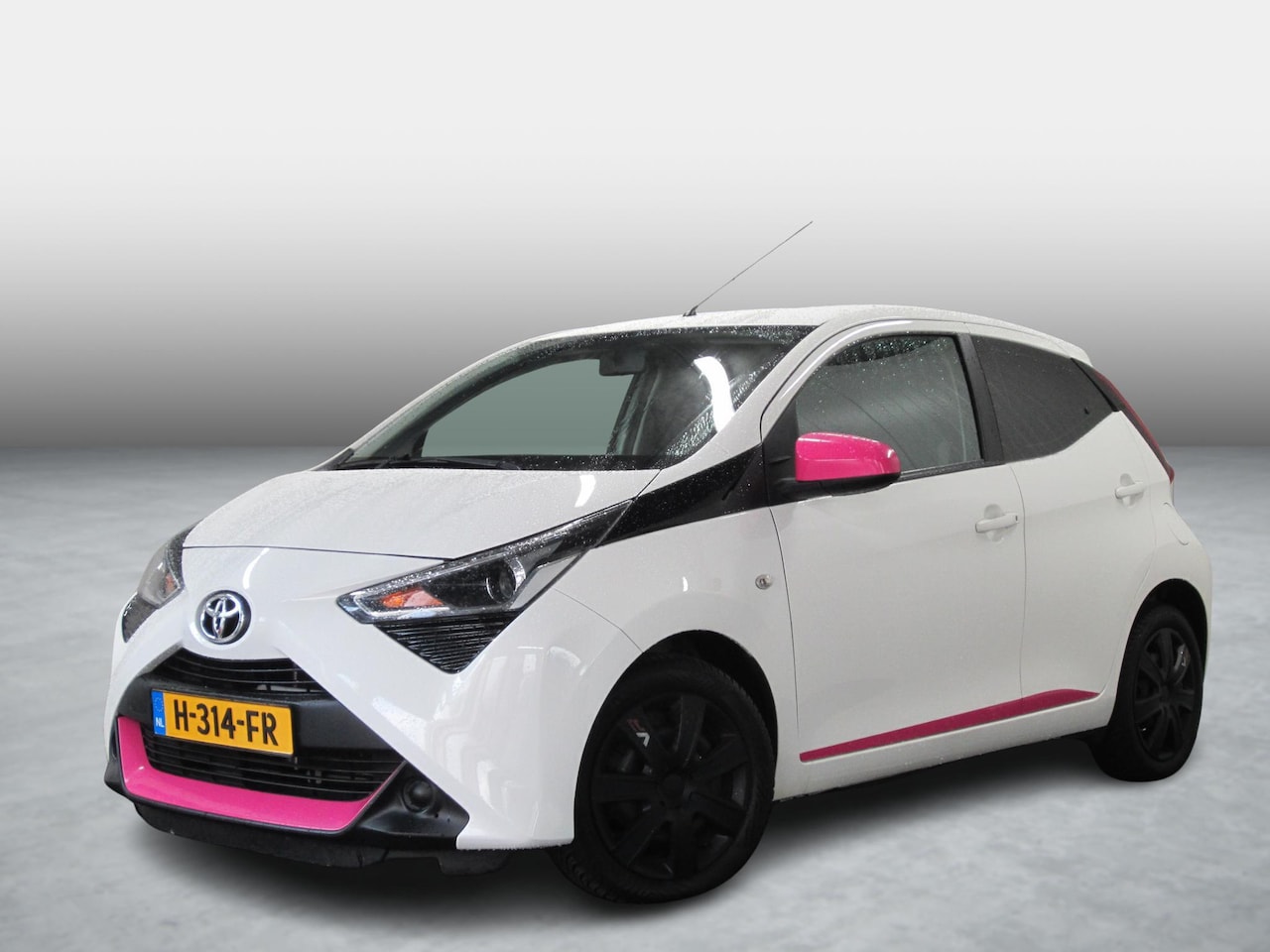 Toyota Aygo - 1.0 VVT-i x-play Camera Apple Carplay - AutoWereld.nl