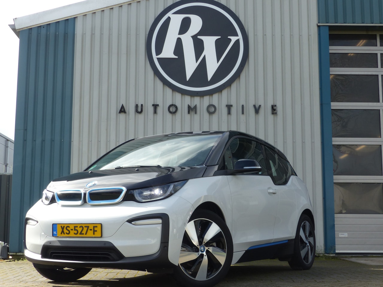 BMW i3 - 120Ah 42 kWh!! Camera/Warmtepomp/ Ecc/Adaptive Cruise/NL Auto! - AutoWereld.nl