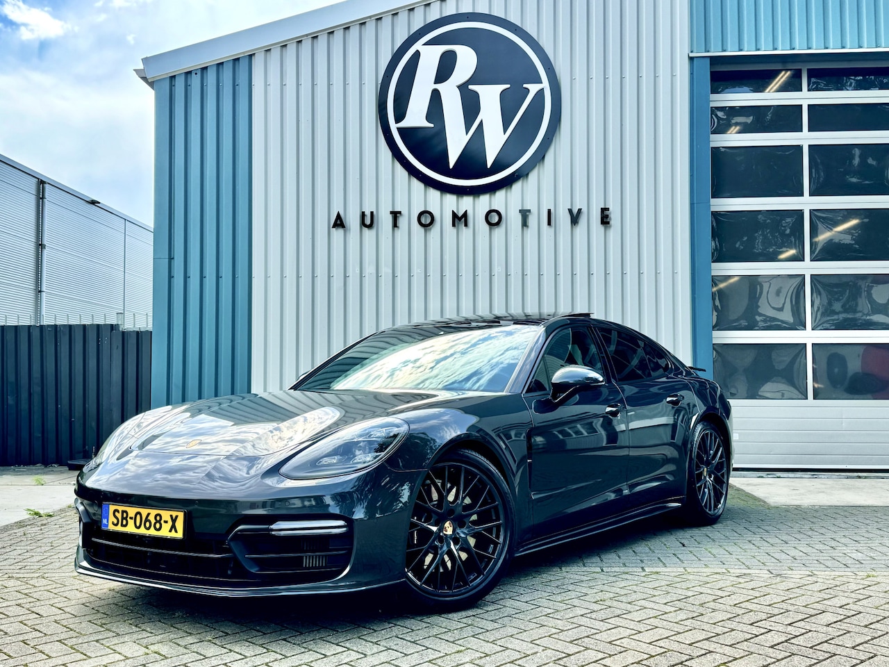 Porsche Panamera - 2.9 4 E-Hybrid Sport Chrono / Luchtvering / SportPlus / Pano / Softclose / 4wl best / 360 - AutoWereld.nl