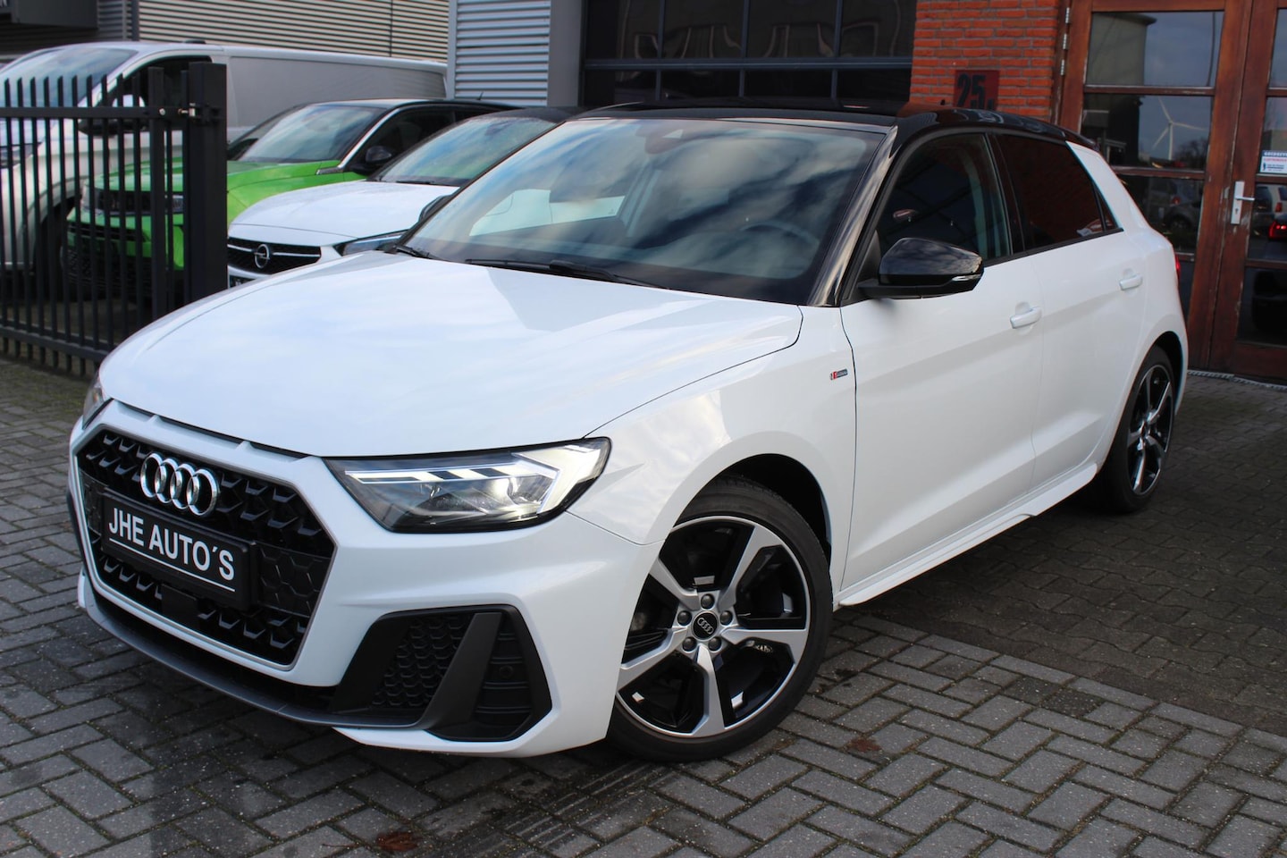 Audi A1 Sportback - 30 TFSI S-Line Edition | LED | Camera | Carplay | Virtual Cockpit | Cruise Control | Clima - AutoWereld.nl