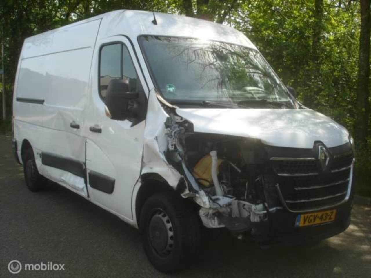 Renault Master - bestel T35 2.3 dCi 135 L2H2 - AutoWereld.nl