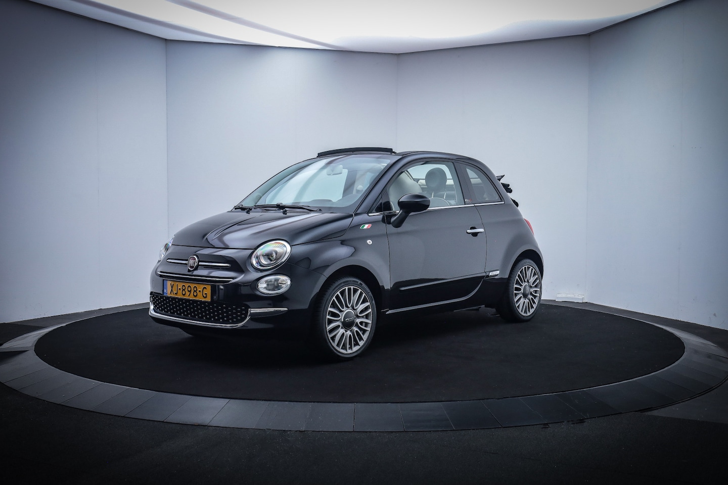 Fiat 500 - Cabrio 1.2 Lounge CARPLAY/DAB+/NAVI/CRUISE/CLIMA/PDC/LMV - AutoWereld.nl