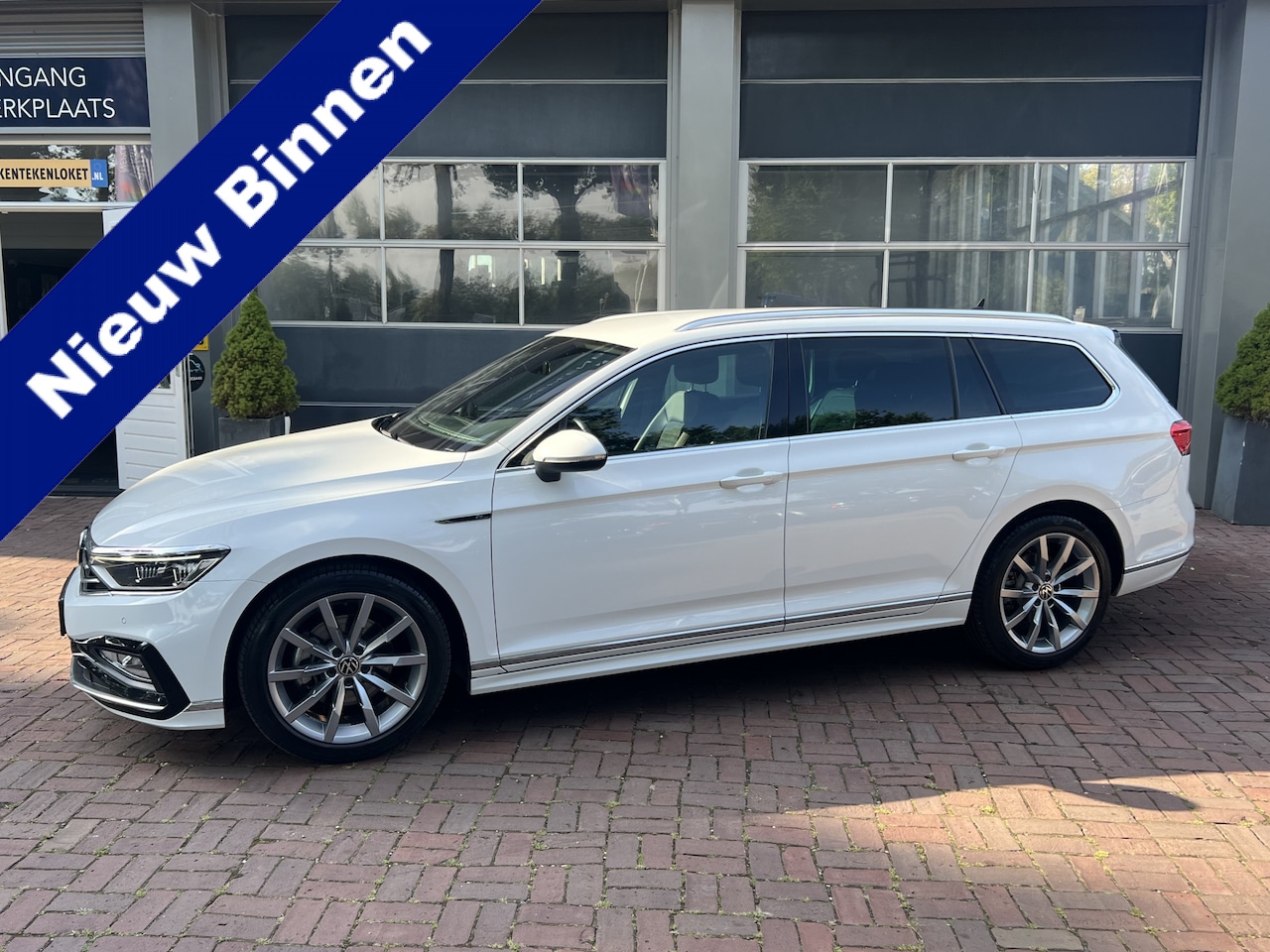 Volkswagen Passat Variant - 1.5 TSI R-Line Business + 150 PK Bj 2021 Dealer onderhouden vol optie !! - AutoWereld.nl