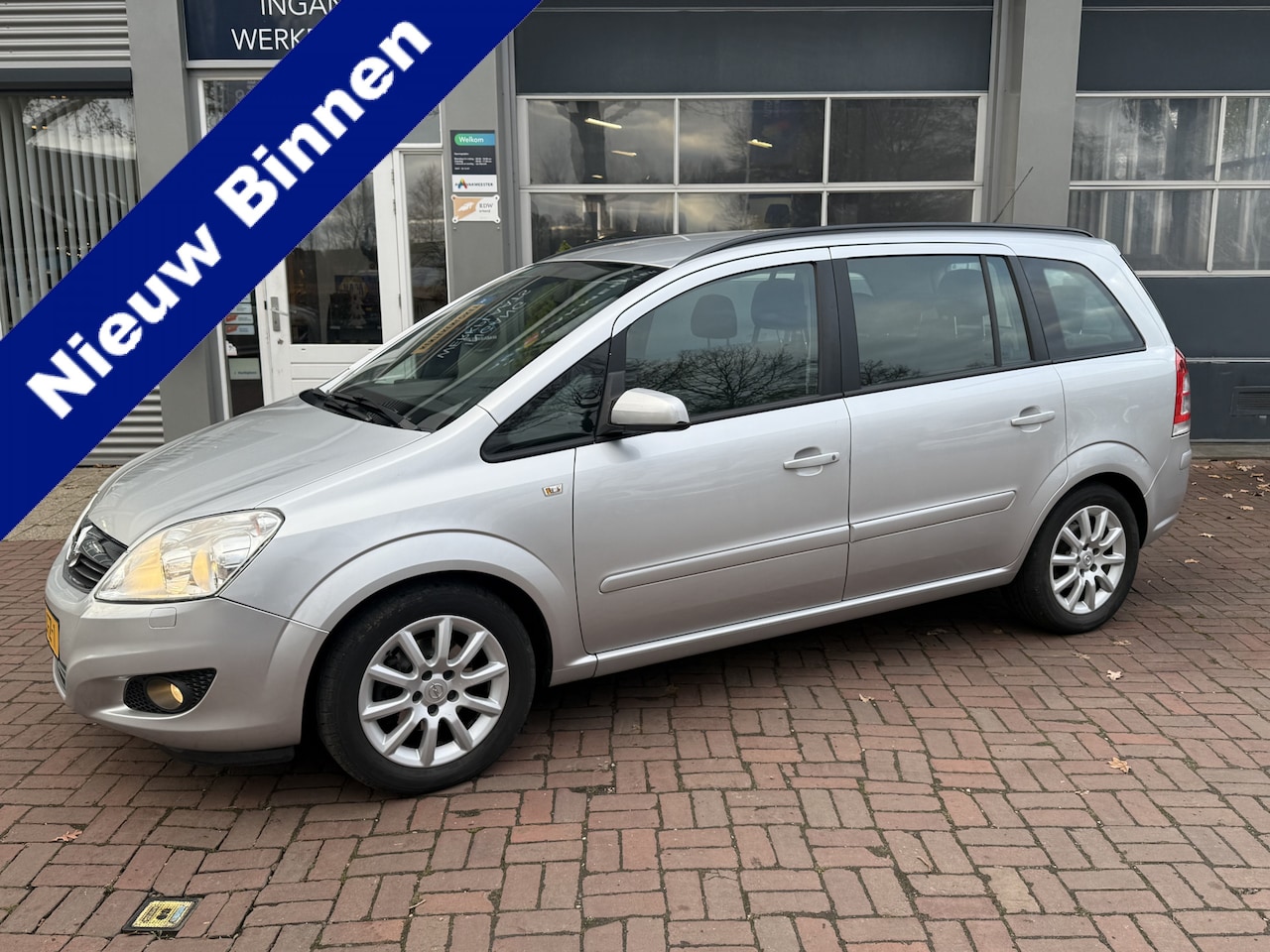 Opel Zafira - 1.8 Selection Bj 2009 Airco,Trekhaak,Cruise,16Inch apk 05-2024 - AutoWereld.nl