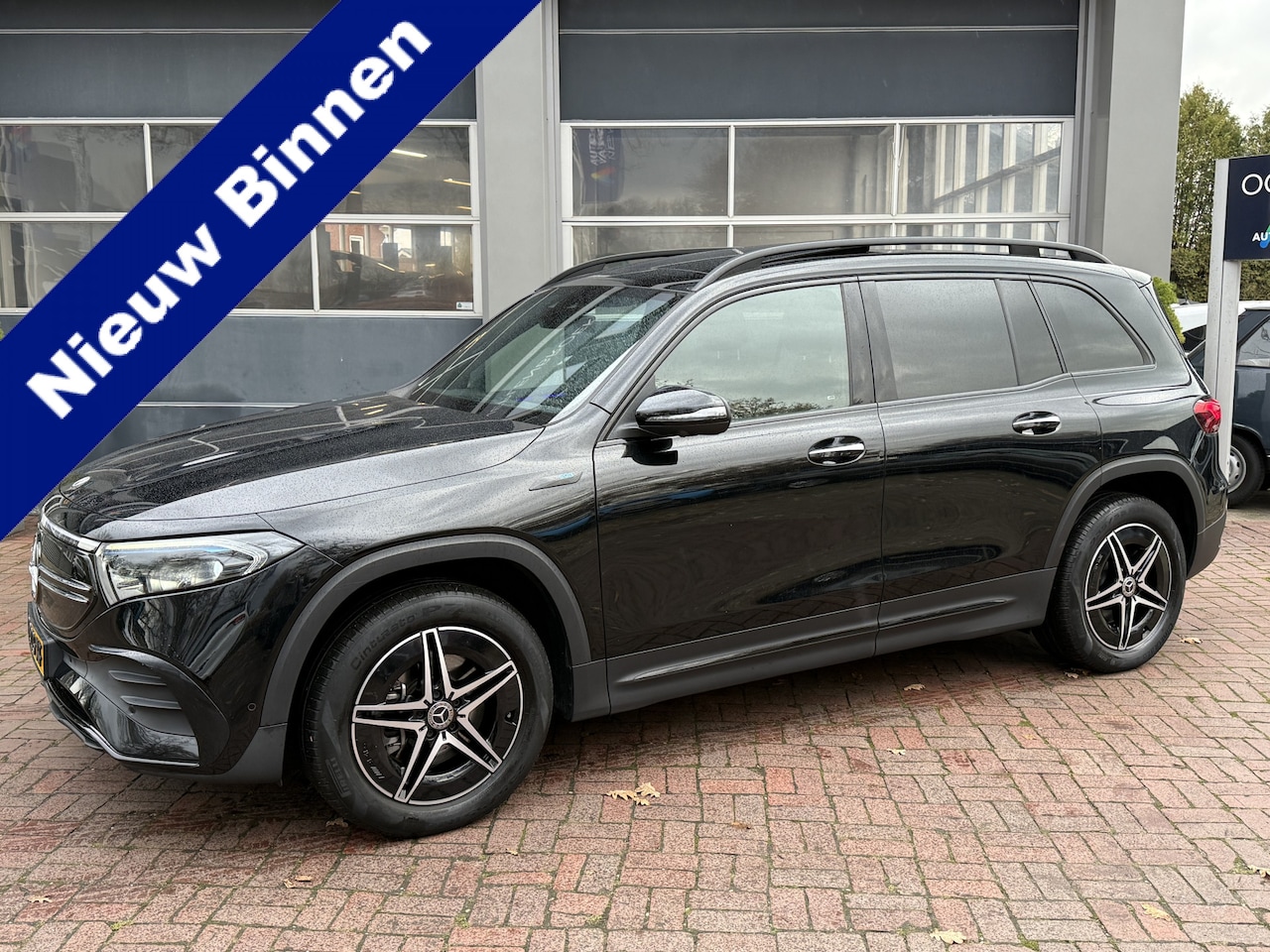 Mercedes-Benz EQB - 300 4MATIC AMG Line 7p. 67 kWh | Org.NL | Pano | Winterpakket  06-2022 52.049 KM - AutoWereld.nl