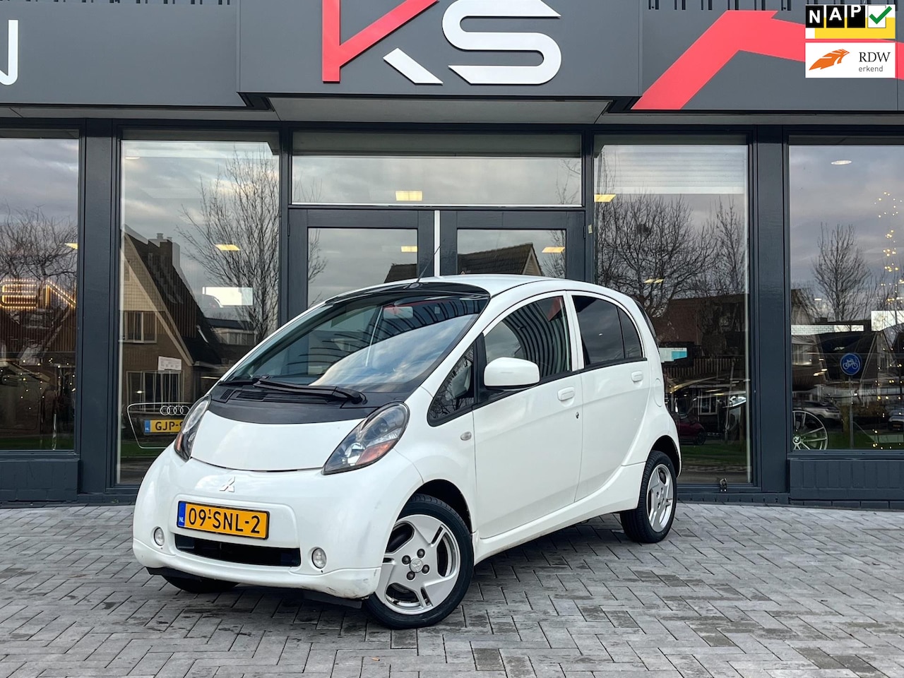 Mitsubishi i-MiEV - 4-peroons 16 kWh 2024 nog €2000 subsidie Nieuwe apk - AutoWereld.nl