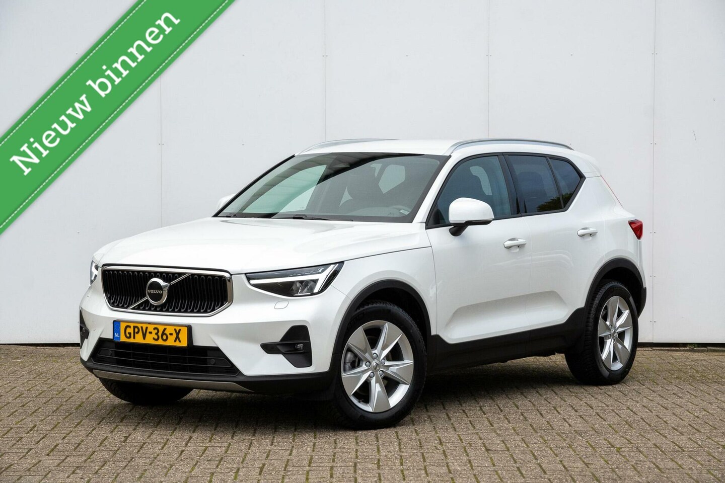 Volvo XC40 - 2.0 B3 Core|ACC|PAS V+A|el.bed.stoelen|leer|Blis| - AutoWereld.nl