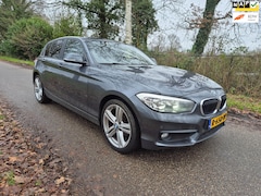 BMW 1-serie - 116i Sport Shadow Edition navigatie sportstoelen