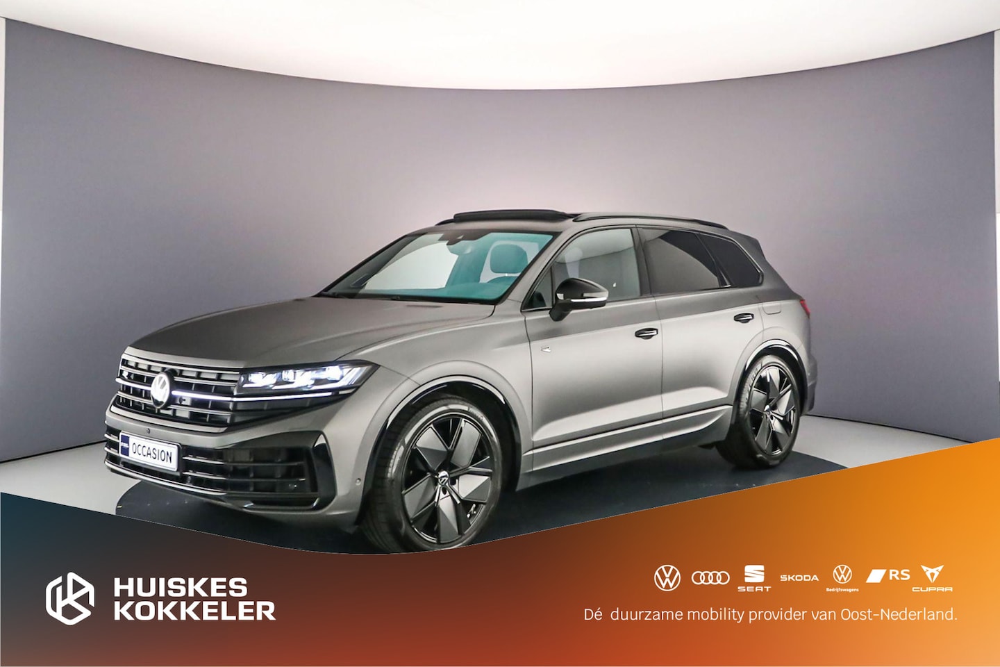 Volkswagen Touareg - R 3.0 TSI eHybrid 462pk Tiptronic Trekhaak, Panoramadak, Lederen bekleding, Luchtvering, H - AutoWereld.nl