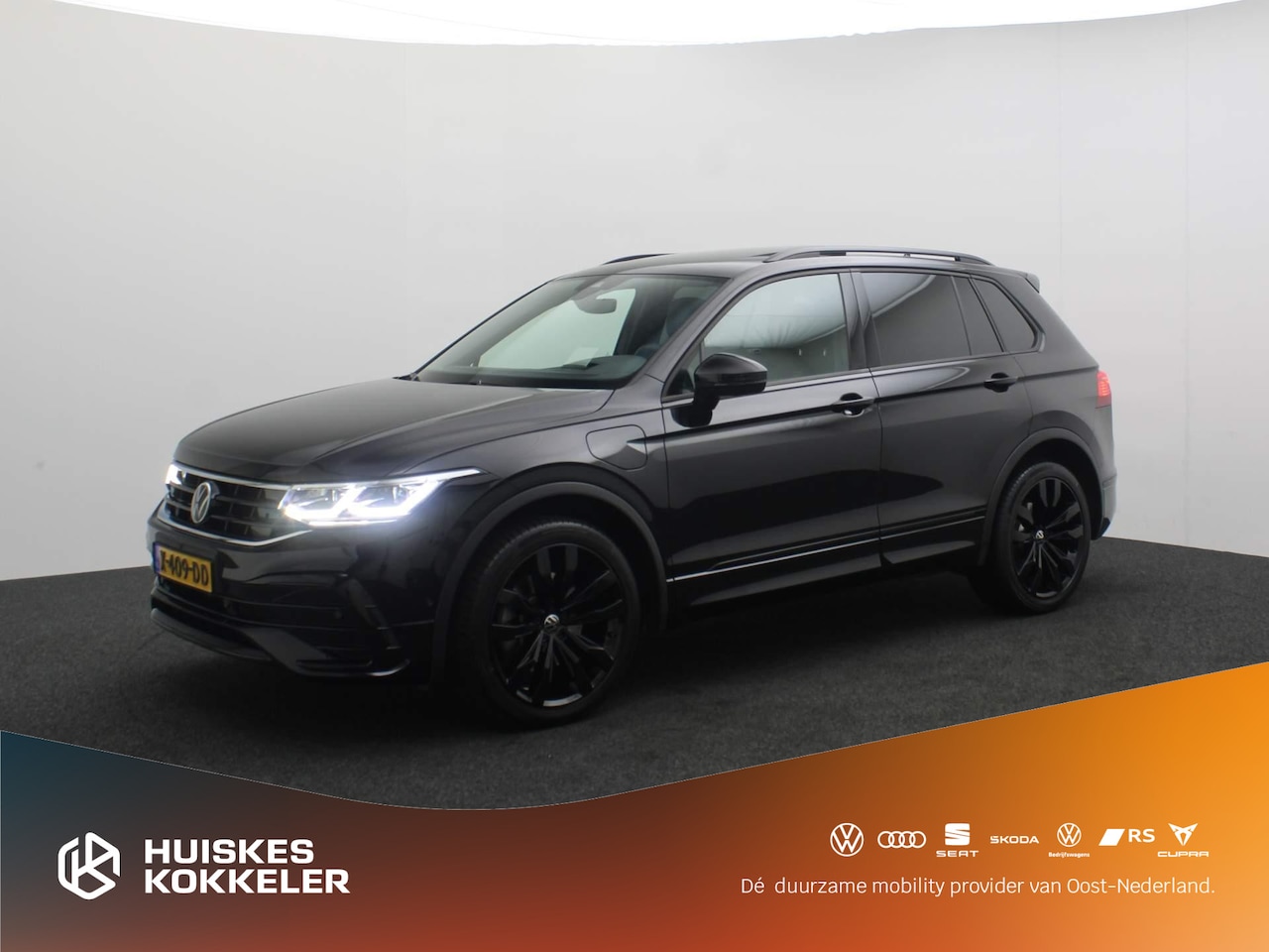 Volkswagen Tiguan - R-Line Business 1.4 TSI eHybrid 245pk DSG Automaat Trekhaak, Panoramadak, 360 camera, Adap - AutoWereld.nl