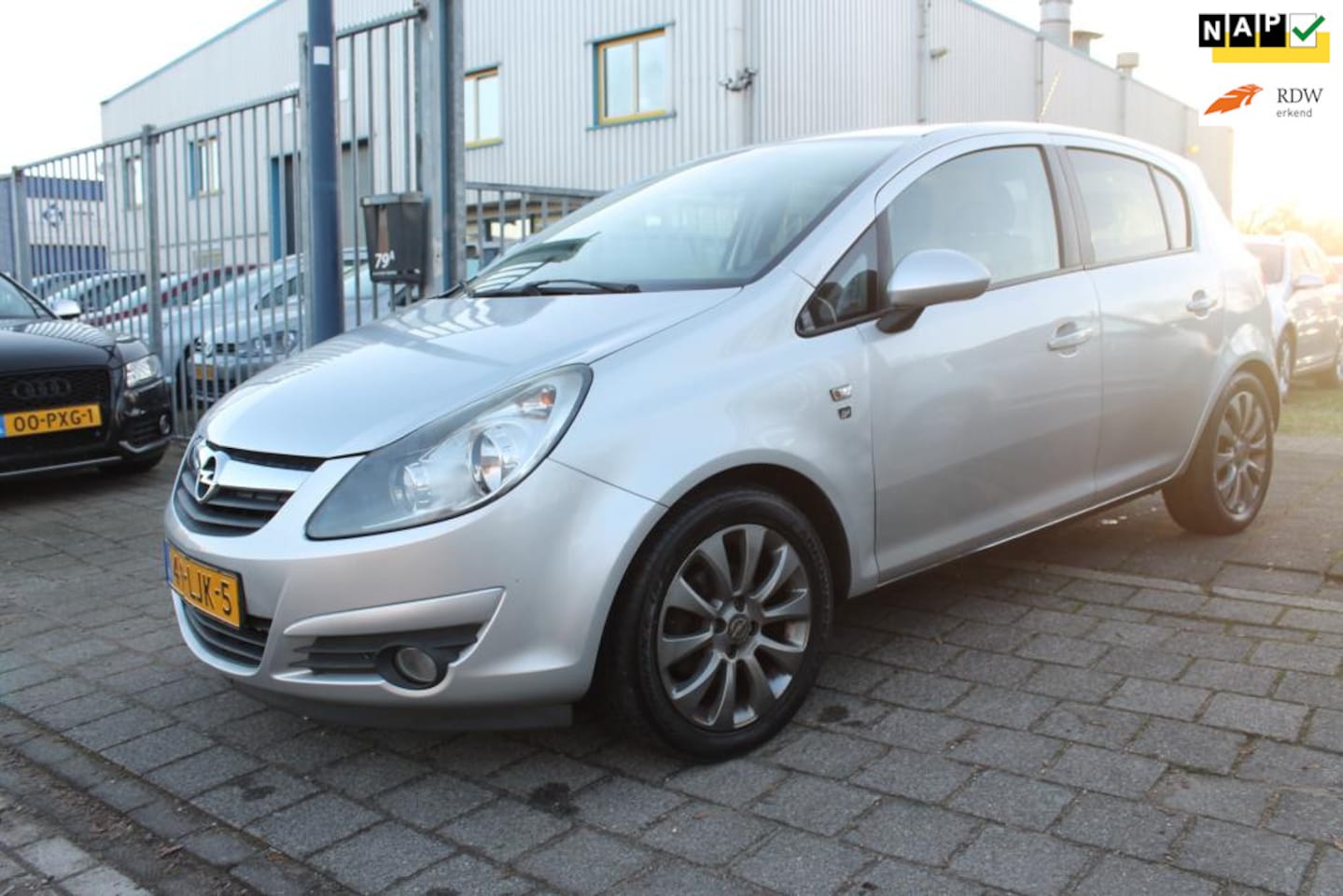 Opel Corsa - 1.4-16V '111' Edition 1.4-16V '111' Edition - AutoWereld.nl