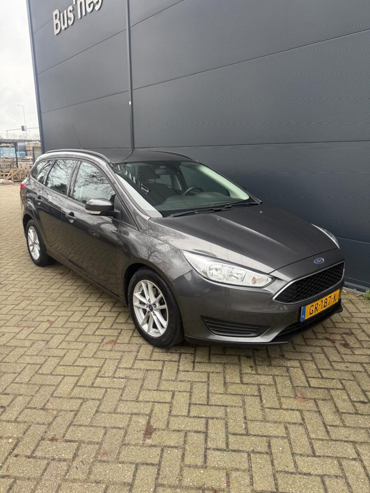 Ford Focus Wagon - 1.0 Trend/Navi/bluetoo/Airco/cruise/park sensoren - AutoWereld.nl